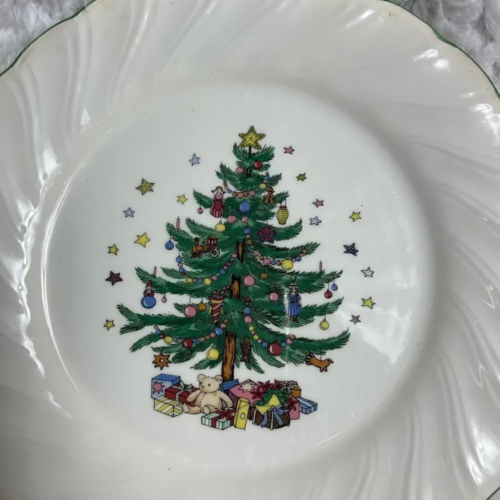 Niko Happy Holidays 1Dinner plate .oven ,microwave and dishwasher safe